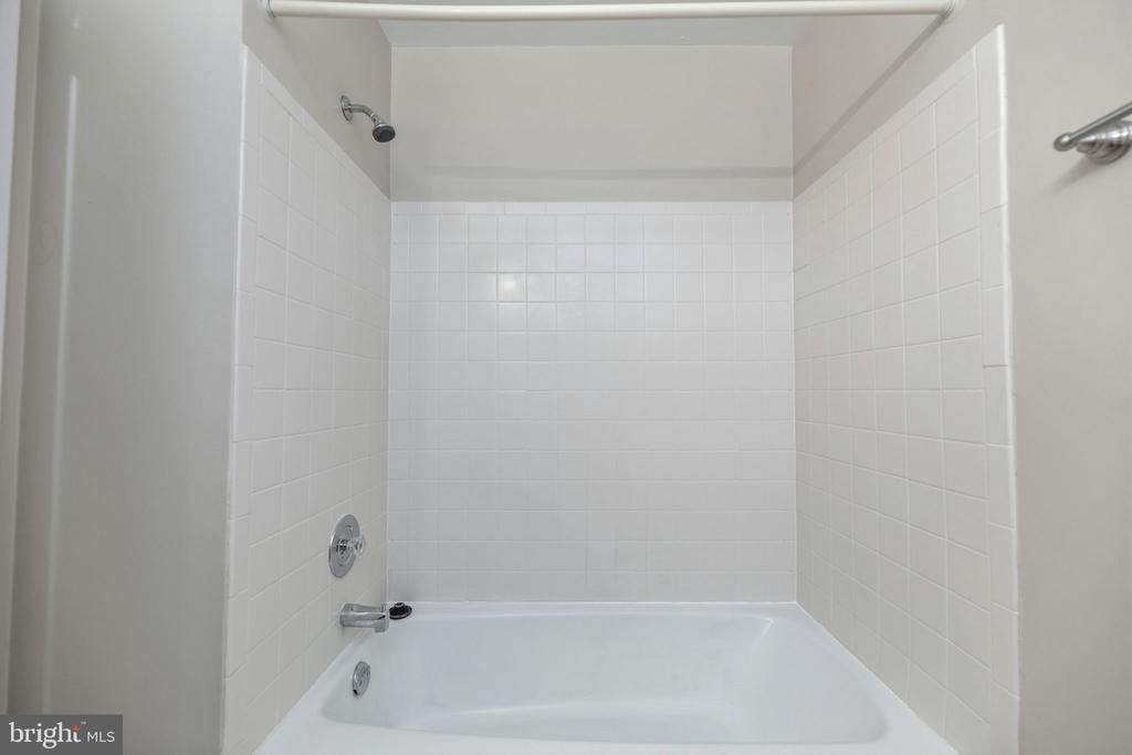 1443 NORTHGATE 22B