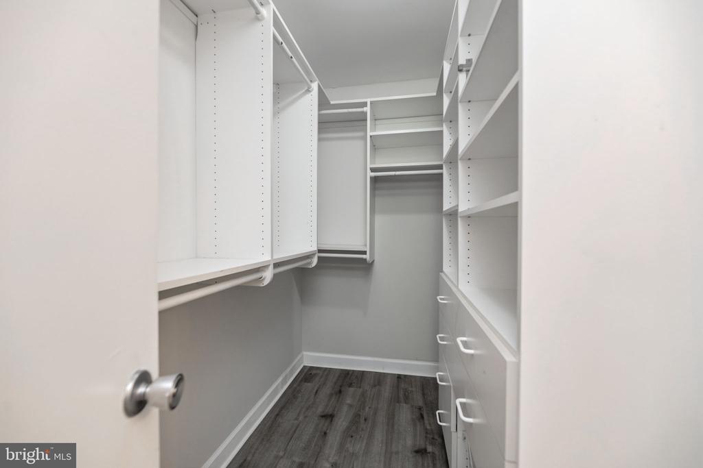 1443 NORTHGATE 22B