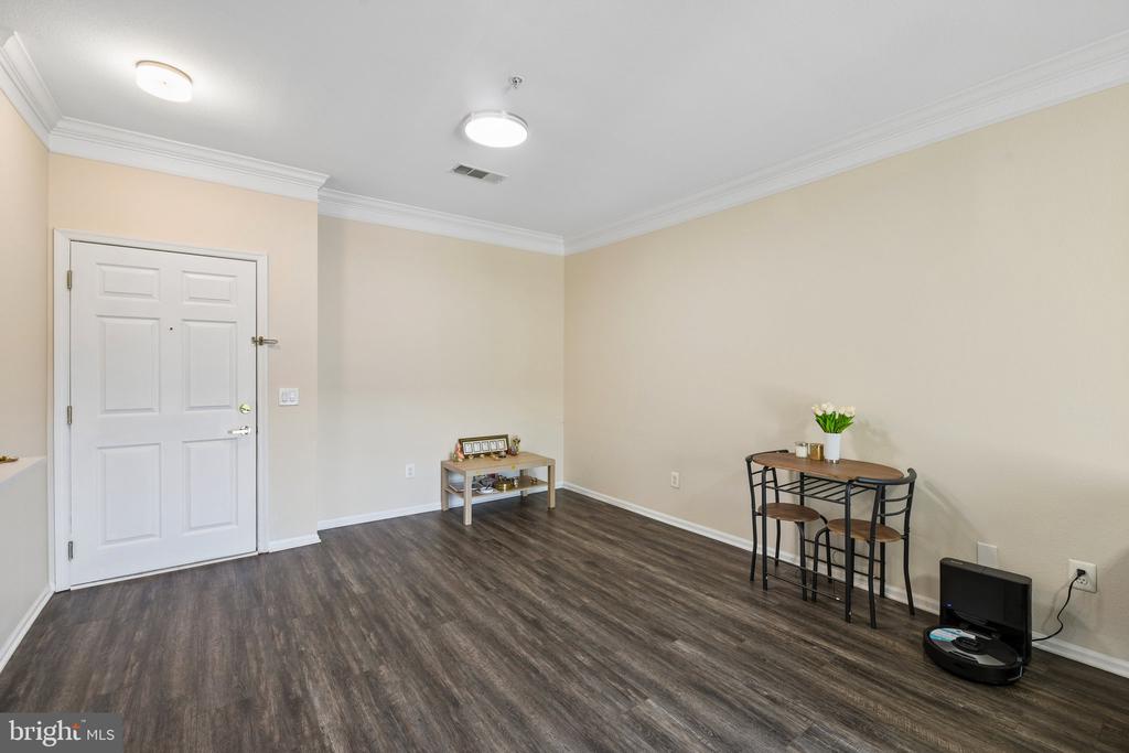 1591 SPRING GATE DRIVE 3311