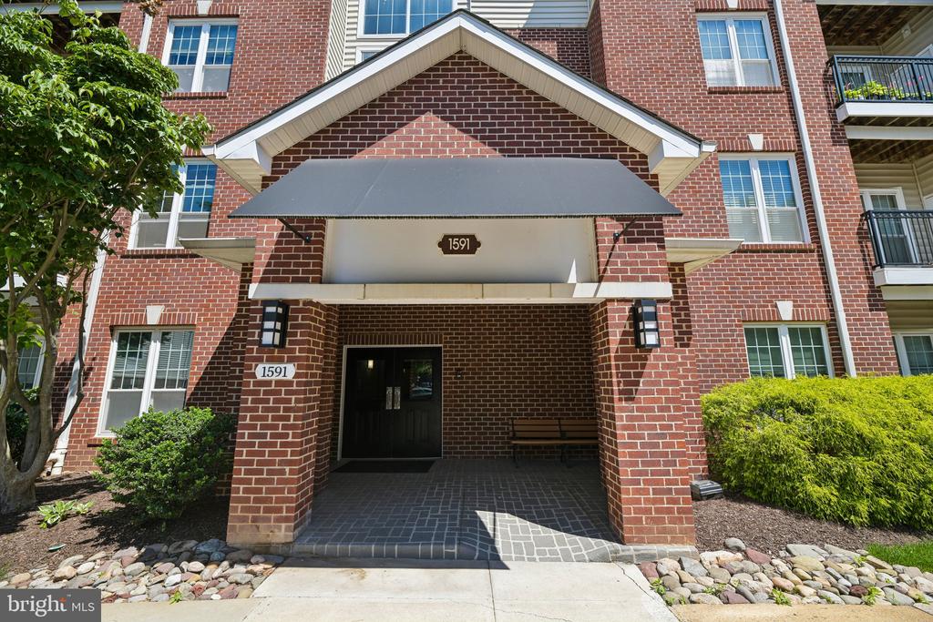 1591 SPRING GATE DRIVE 3311