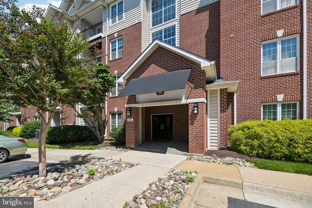 1591 SPRING GATE DRIVE 3311