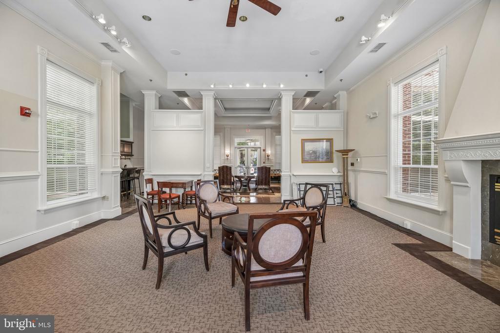 1591 SPRING GATE DRIVE 3311