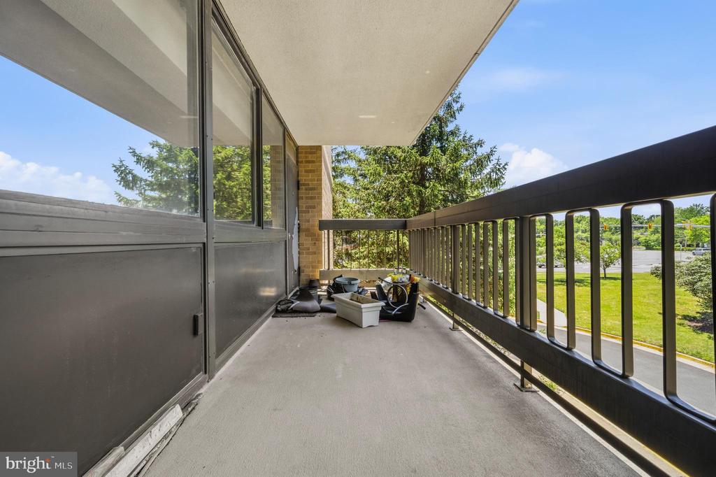 5501 SEMINARY ROAD 111S