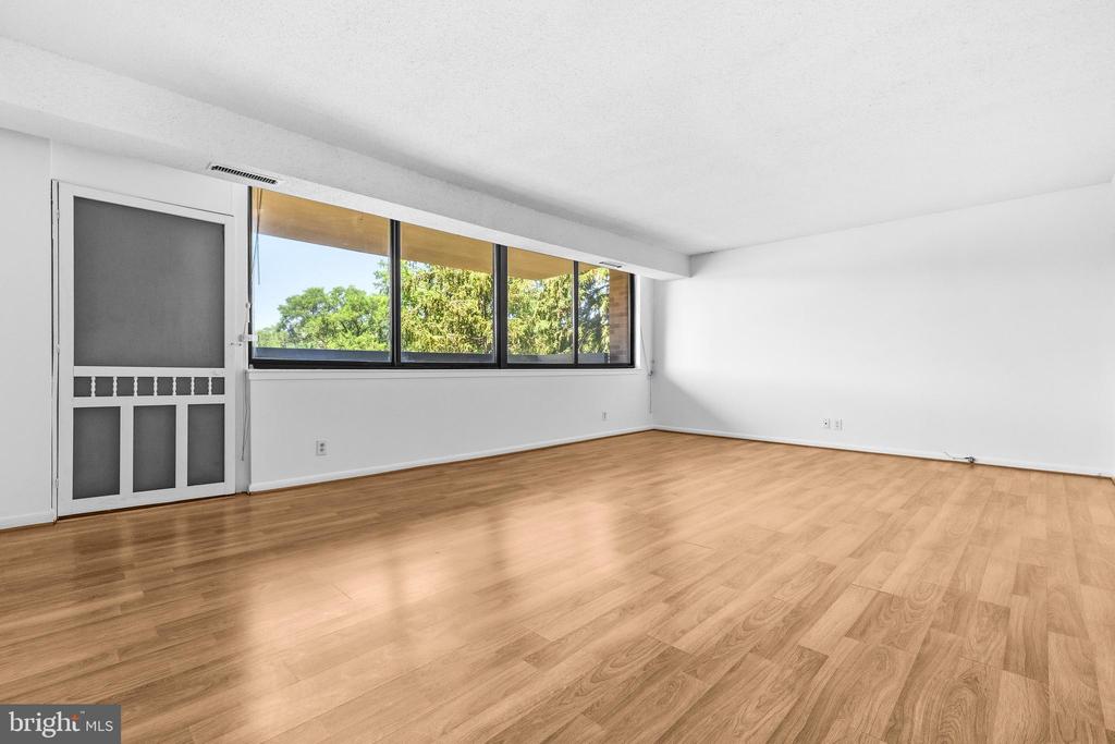5501 SEMINARY ROAD 111S