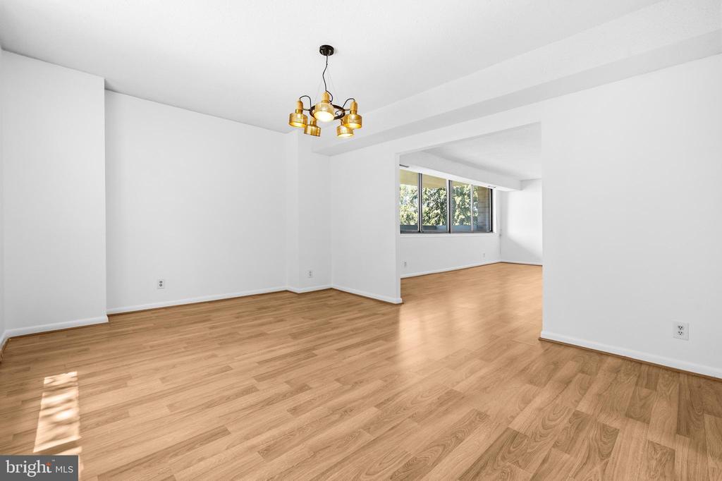 5501 SEMINARY ROAD 111S