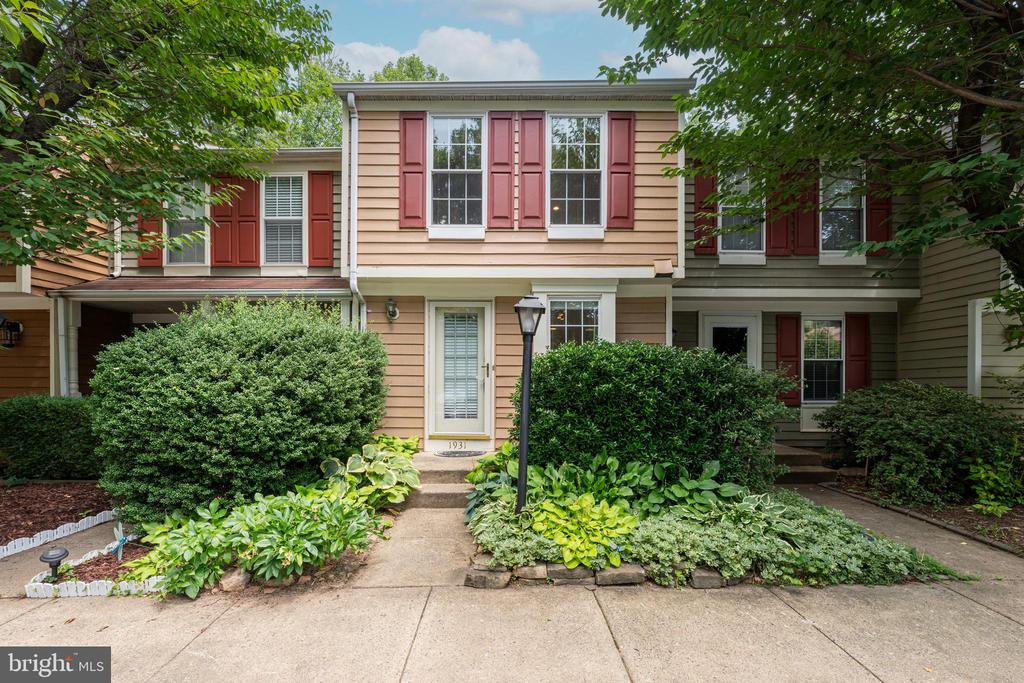 1931 BELMONT RIDGE COURT