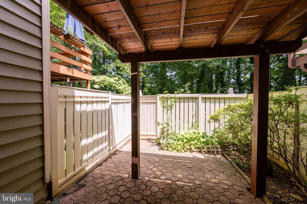 1931 BELMONT RIDGE COURT