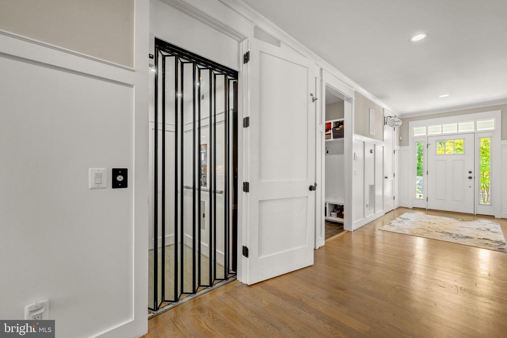 2998 BEECHWOOD LANE