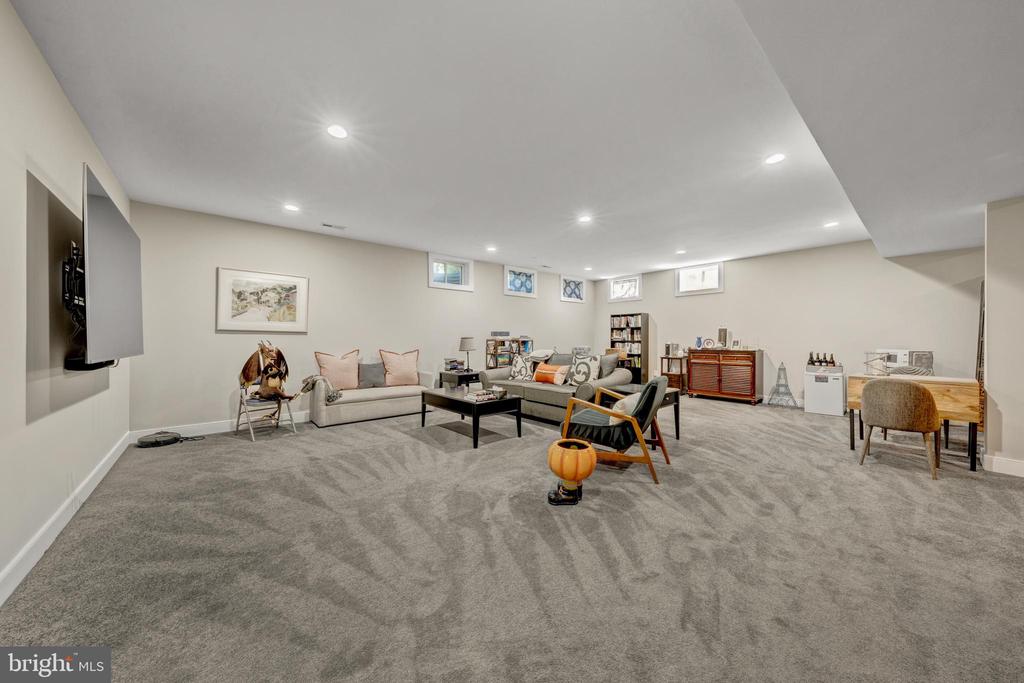 2998 BEECHWOOD LANE