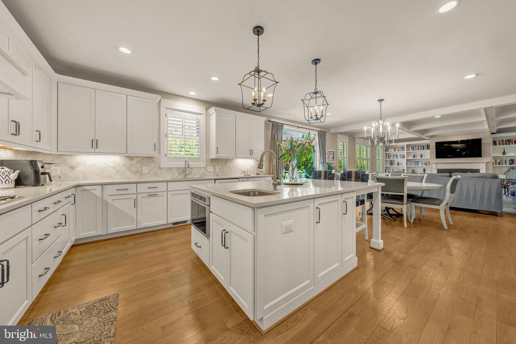 2998 BEECHWOOD LANE