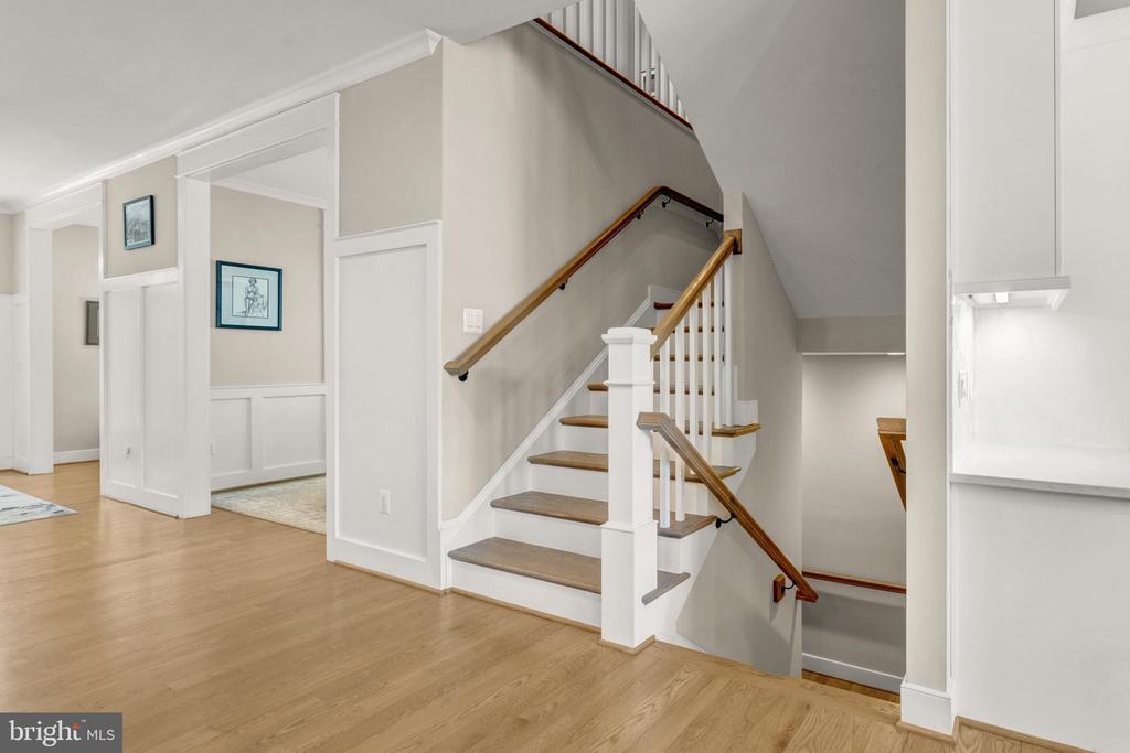 2998 BEECHWOOD LANE