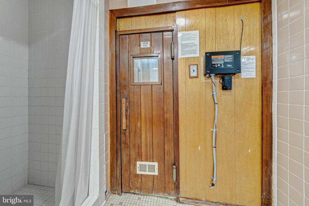 6800 FLEETWOOD ROAD Unit: 313