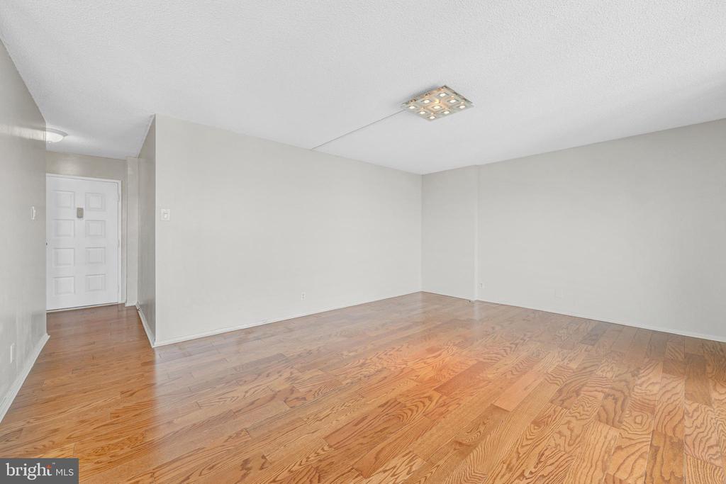 6800 FLEETWOOD ROAD Unit: 313