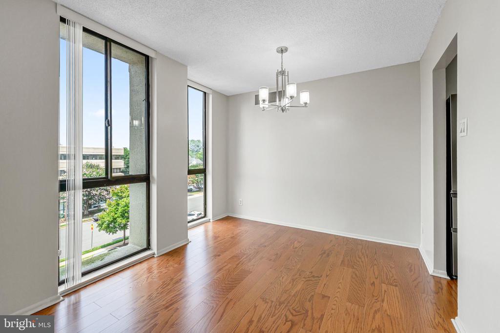 6800 FLEETWOOD ROAD Unit: 313