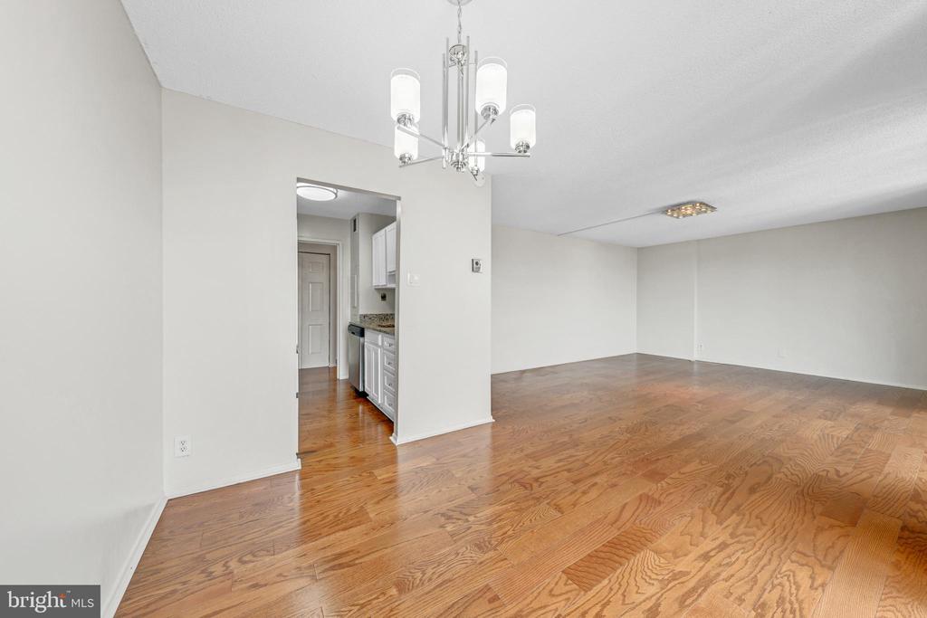 6800 FLEETWOOD ROAD Unit: 313