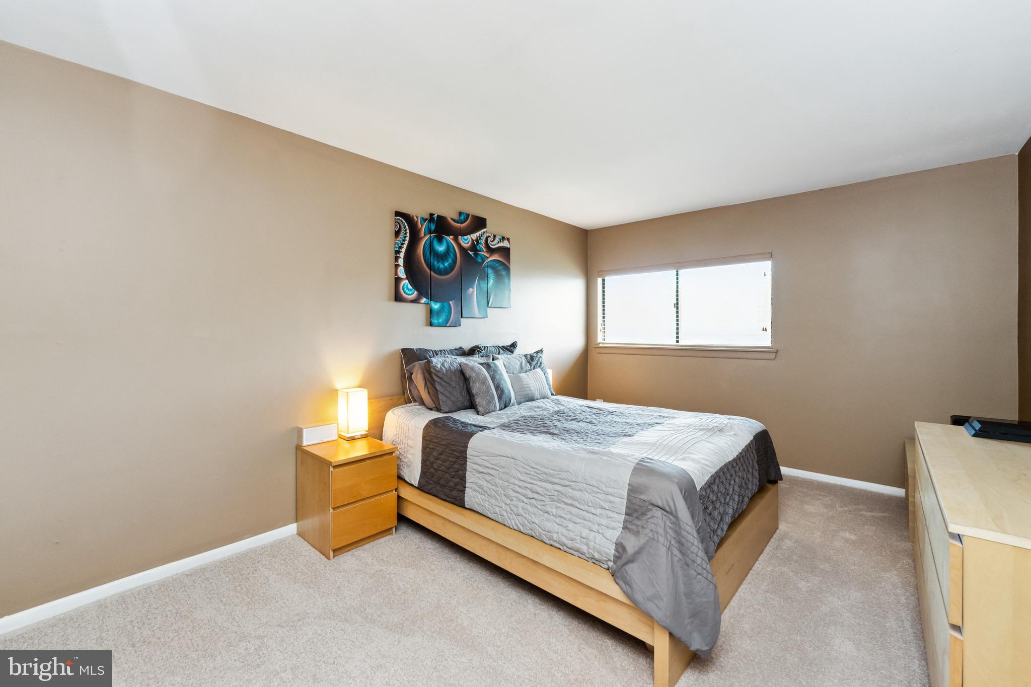 1042 Warwick Ct #7