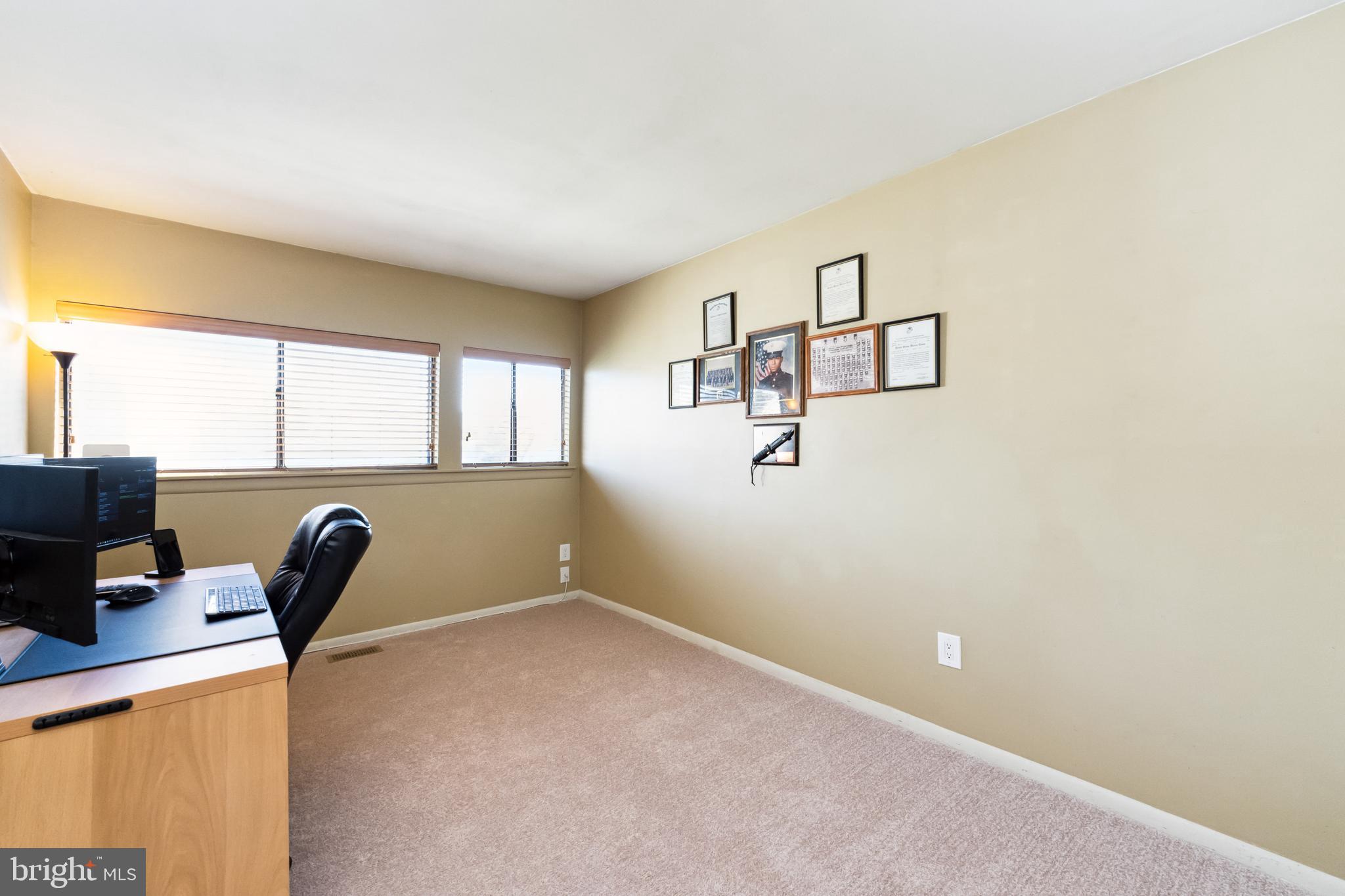 1042 Warwick Ct #7