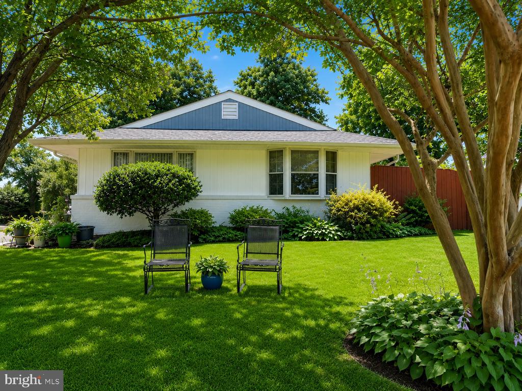 304 N STERLING BOULEVARD