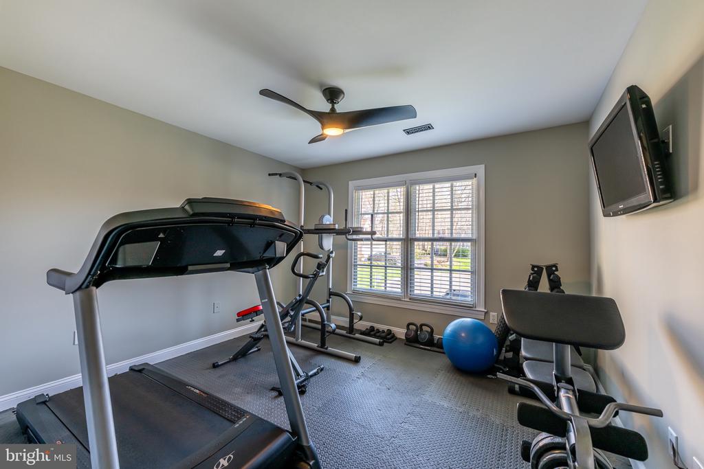 8125 CROOKED OAKS COURT