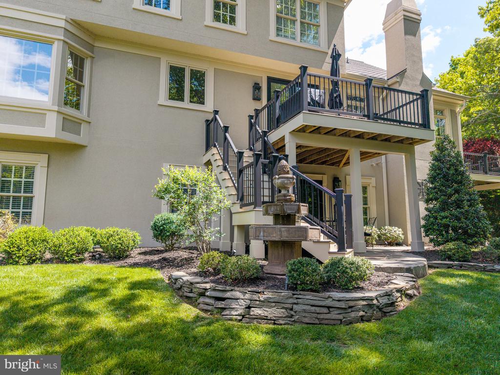 8125 CROOKED OAKS COURT