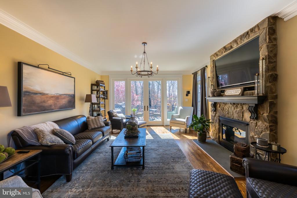 8125 CROOKED OAKS COURT