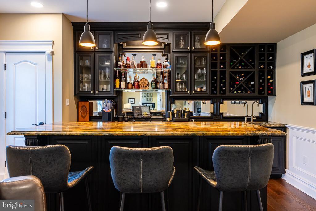 8125 CROOKED OAKS COURT