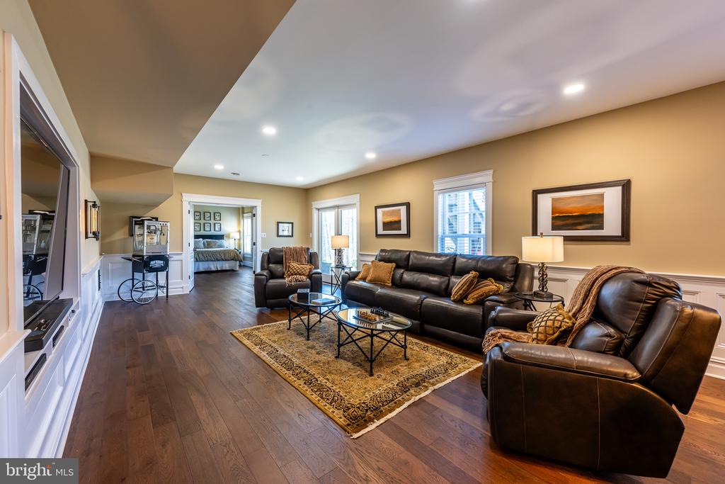 8125 CROOKED OAKS COURT