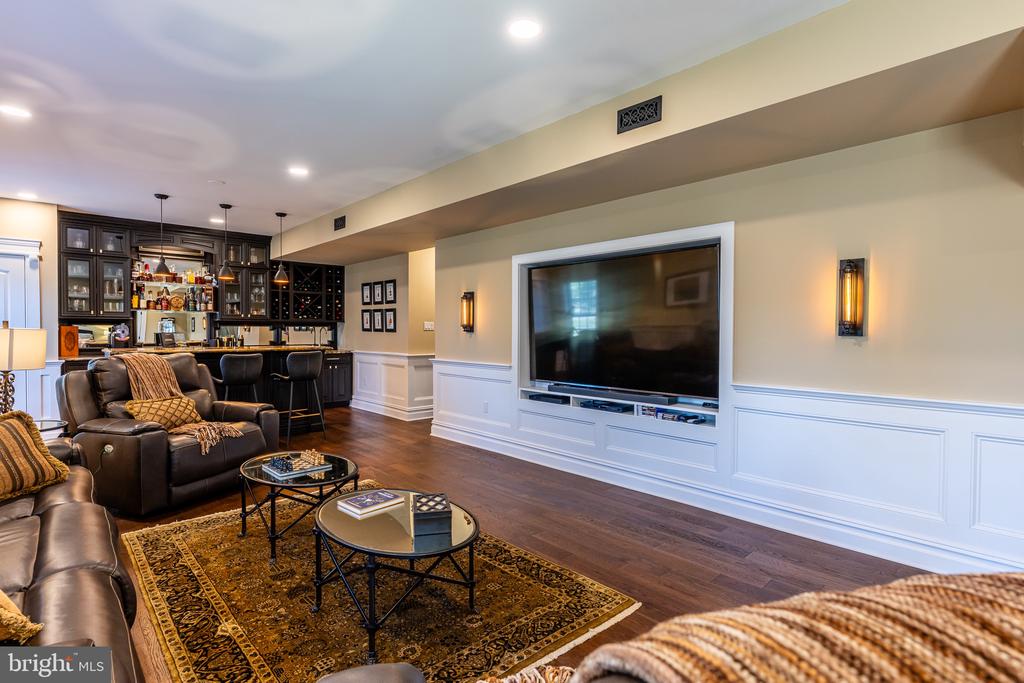 8125 CROOKED OAKS COURT