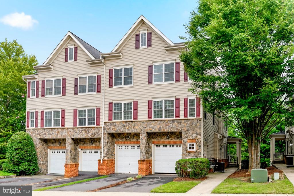 16821 NUTTAL OAK PLACE Unit: 4