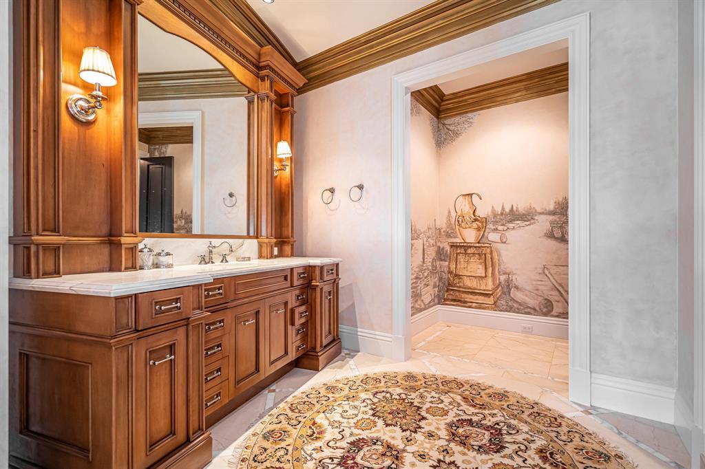 485 NE Spanish Trail Trail