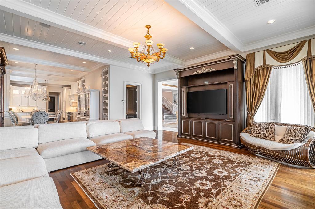 485 NE Spanish Trail Trail