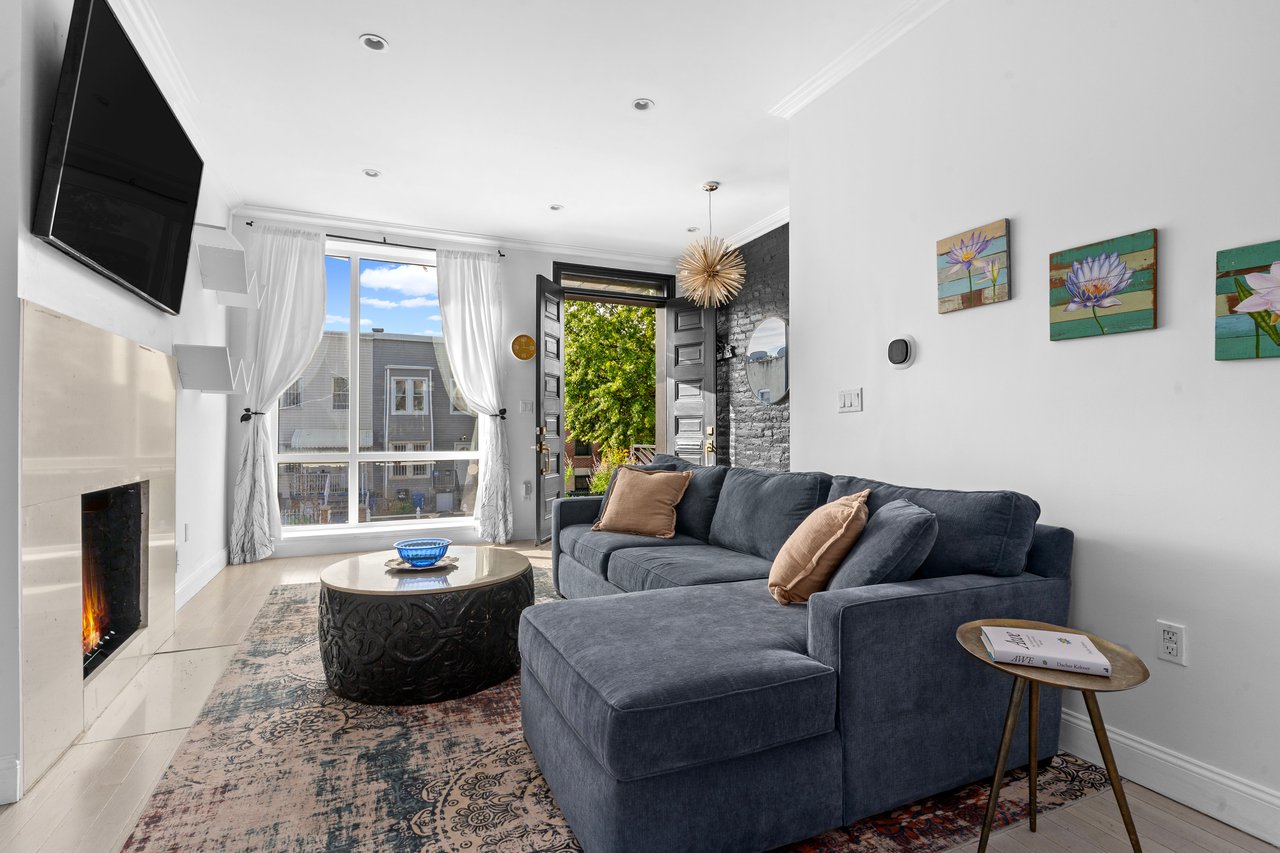 15 Dewey Pl