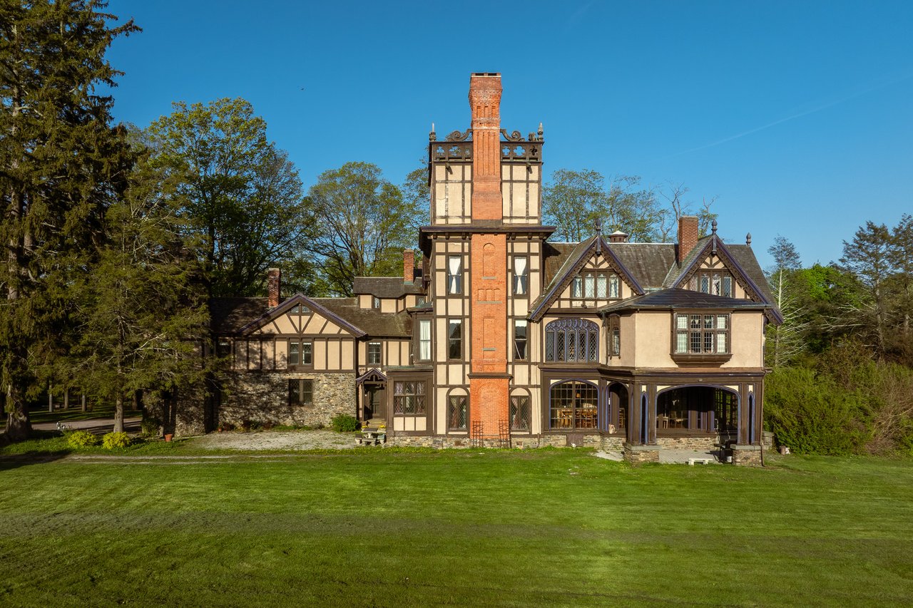 618 Quaker Hill Road