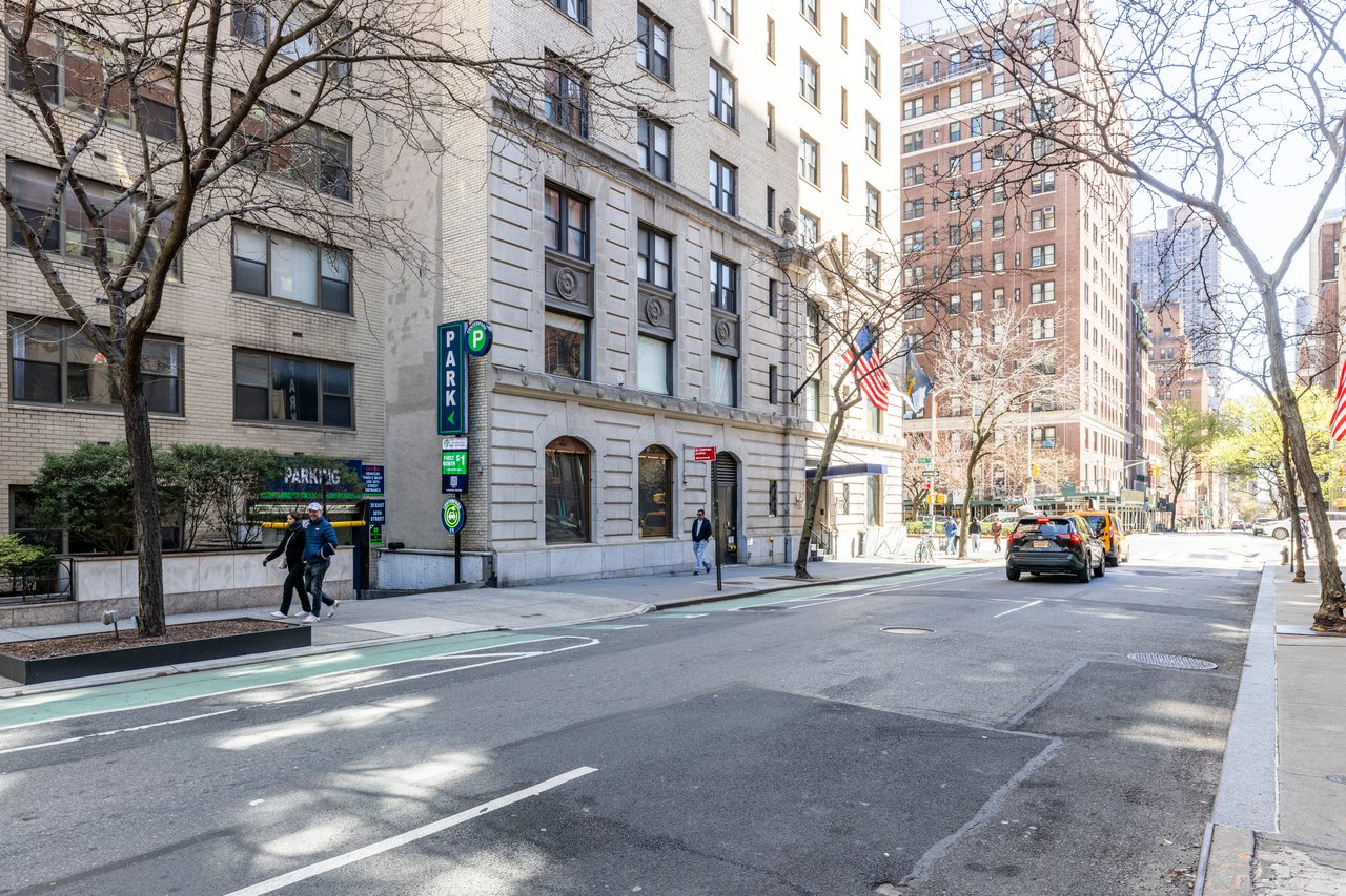 80 Park Avenue - Garage