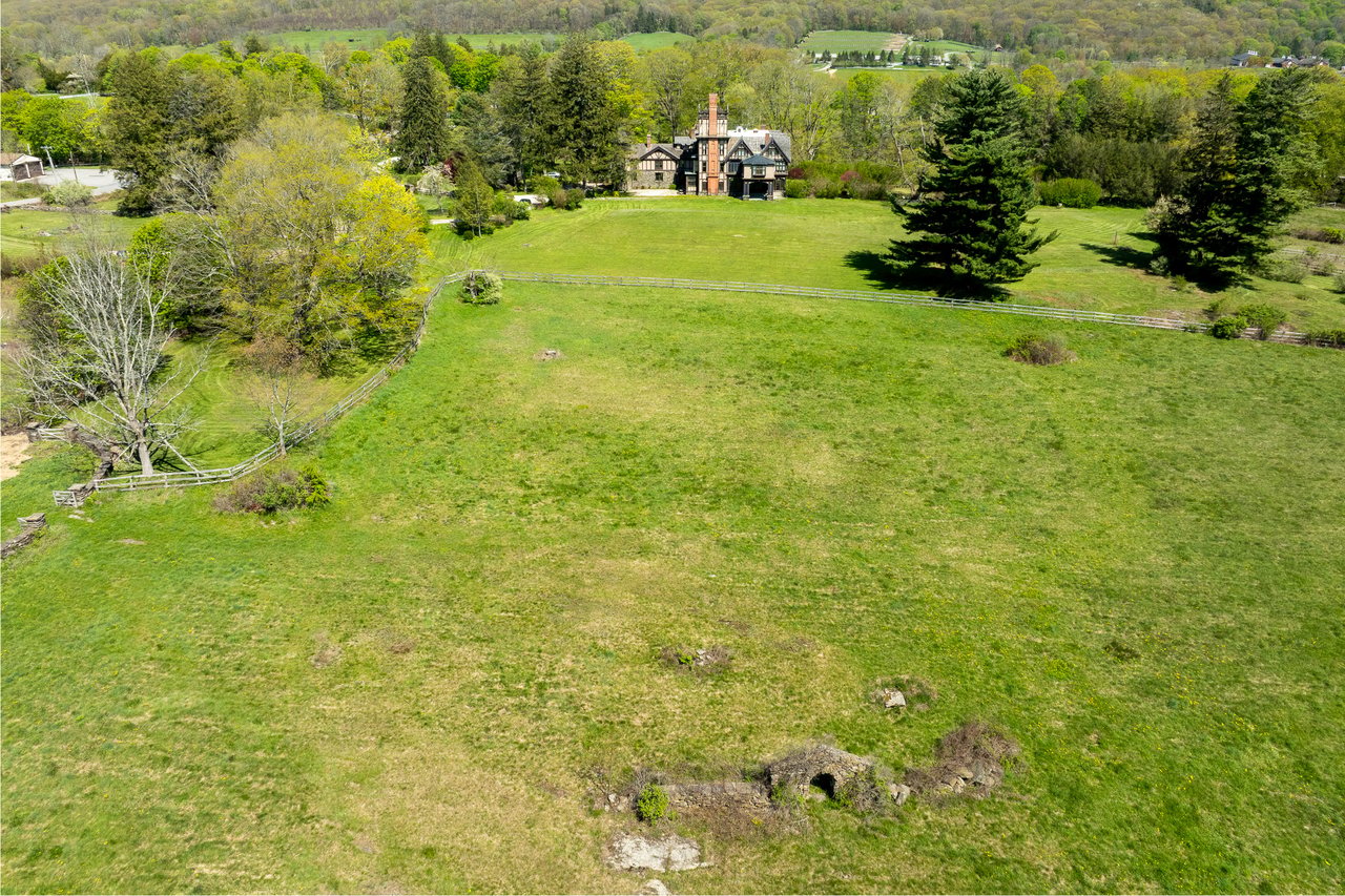 618 Quaker Hill Road