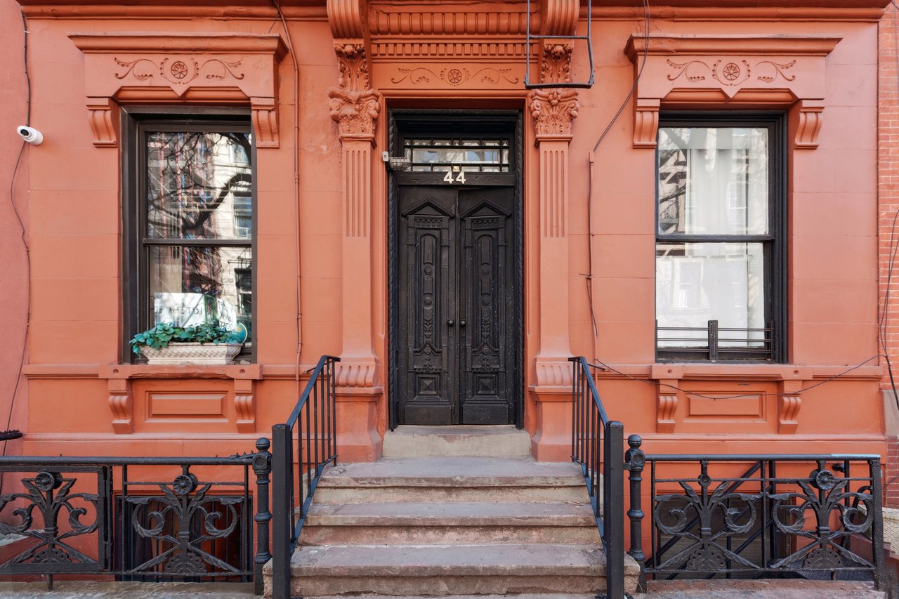 44 Perry St - Building