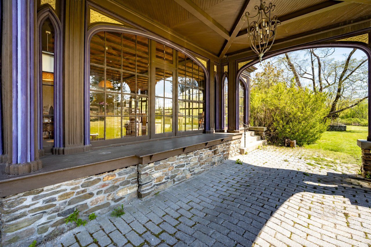 618 Quaker Hill Road
