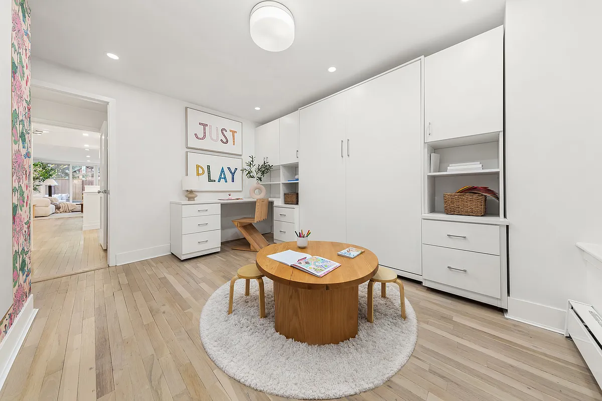 31 West 93rd Street Unit: 1D