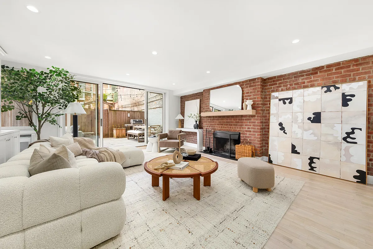 31 West 93rd Street Unit: 1D