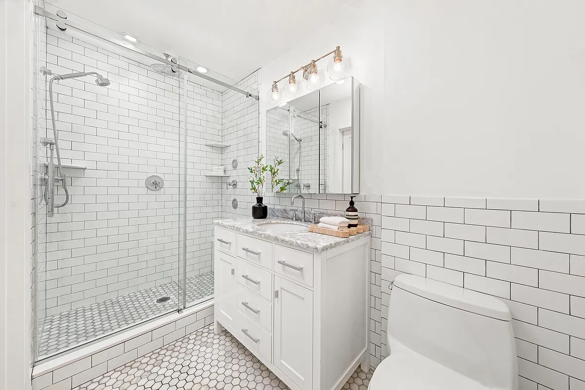 31 West 93rd Street Unit: 1D