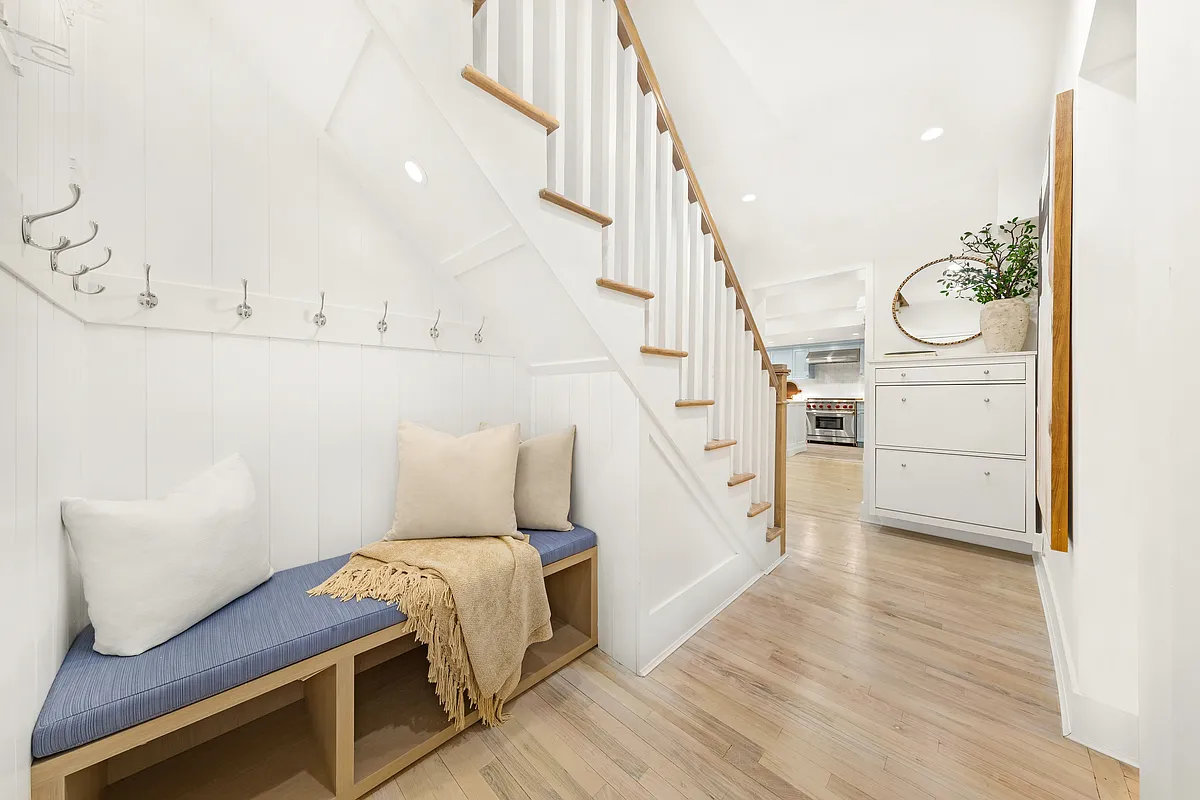 31 West 93rd Street Unit: 1D