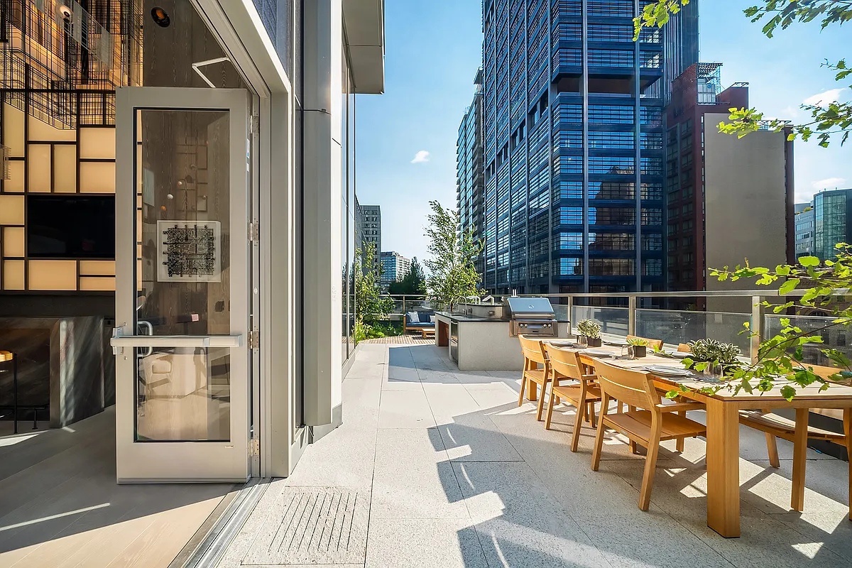 1 City Point Unit: 66C