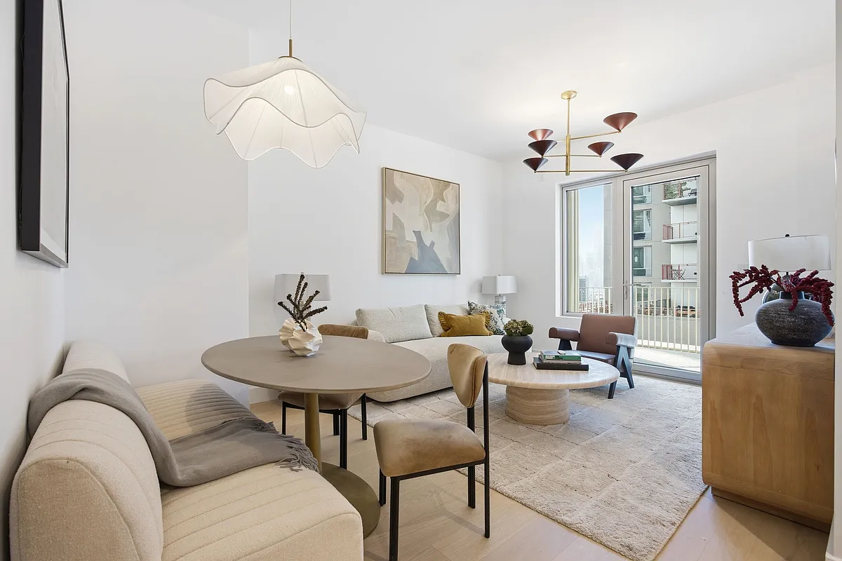 24-01 Queens Plaza North Unit: 206